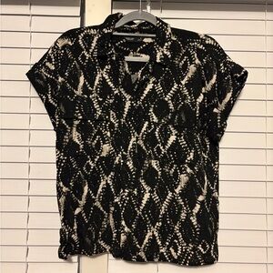 Simply Vera Vera Wang Black and White Button Down Shirt